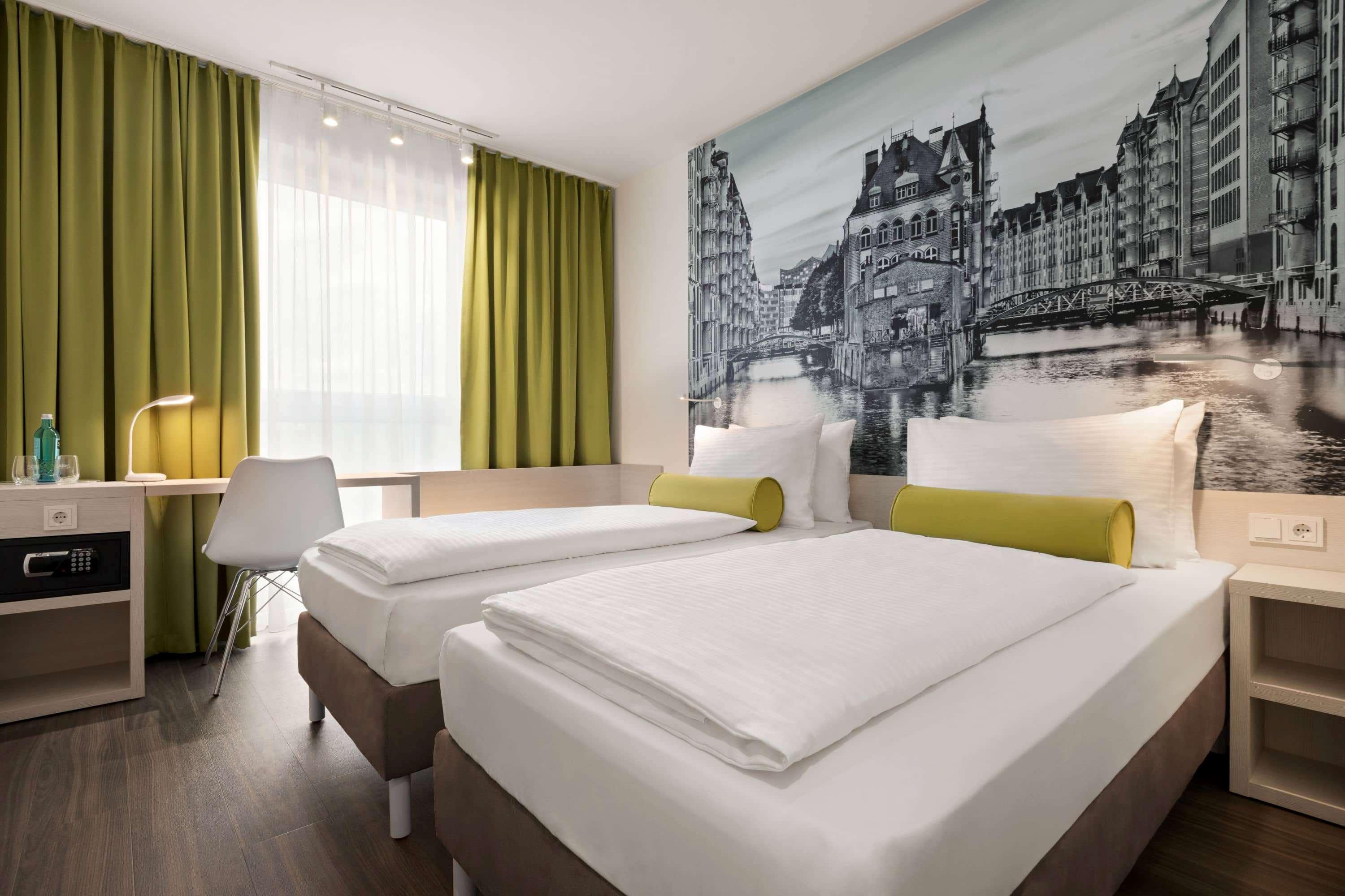 Super 8 By Wyndham Hamburg Mitte Hotel Exterior photo