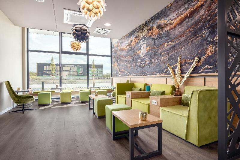 Super 8 By Wyndham Hamburg Mitte Hotel Exterior photo