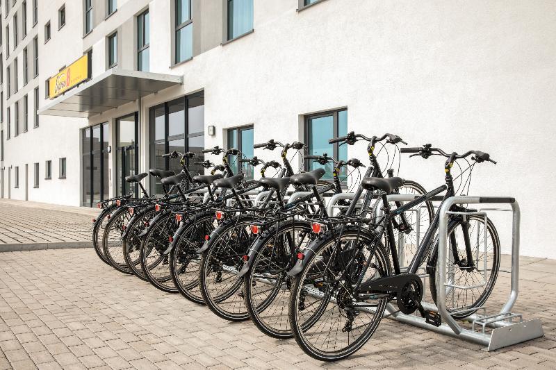 Super 8 By Wyndham Hamburg Mitte Hotel Exterior photo