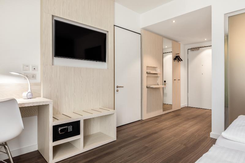 Super 8 By Wyndham Hamburg Mitte Hotel Exterior photo